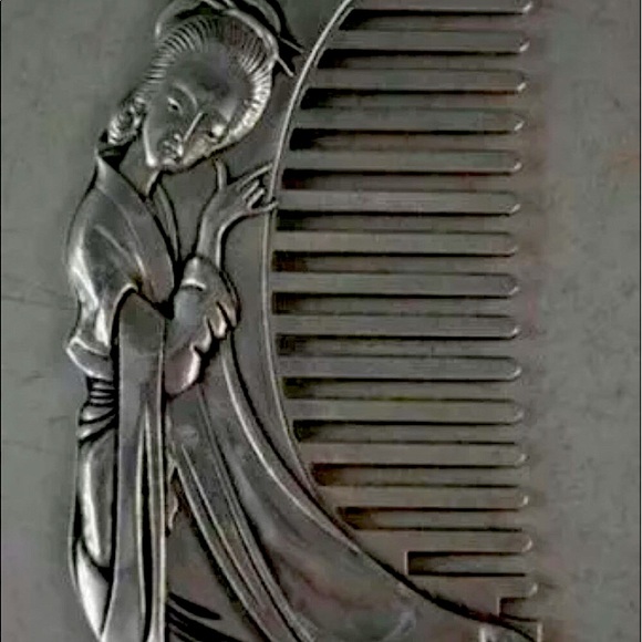 Chinese Handcarved Comb - Picture 1 of 6
